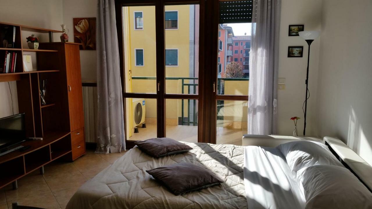 Bilocale Via Imola 4 Apartment Verona Luaran gambar